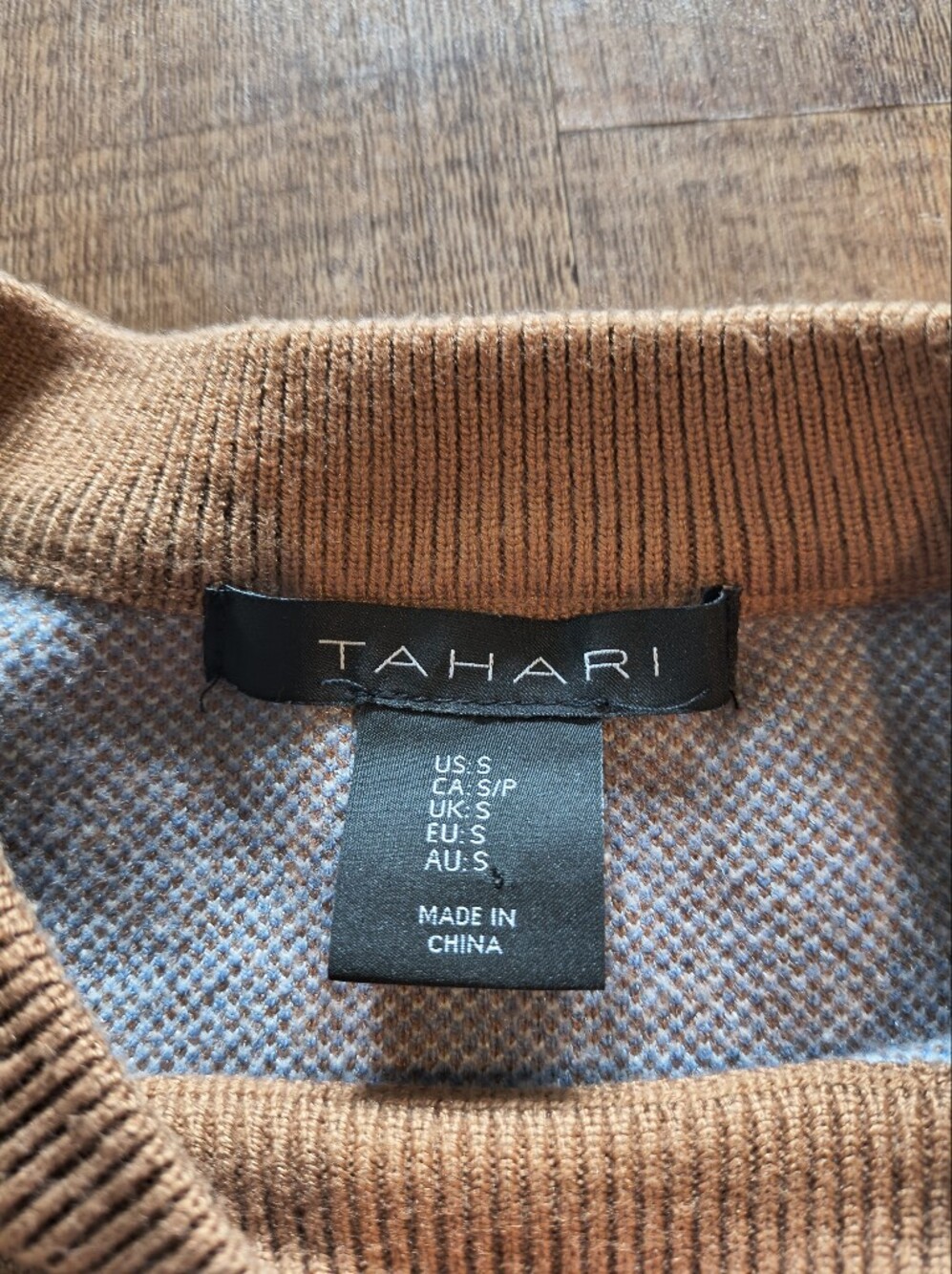Tahari Tan White Blue Striped Plaid Crewneck Long Sleeved Fall Sweater Size S - Picture 2 of 7